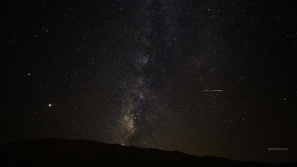 2022/08/yilin-en-etkileyici-meteor-yagmuru-dunyaya-giris-hizlari-saniyede-66-kilometre-c5081e3ed2b5-2.jpg