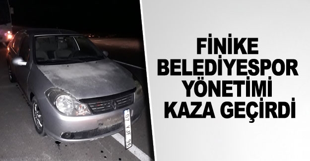 Finike Belediyespor yönetimi kaza geçirdi