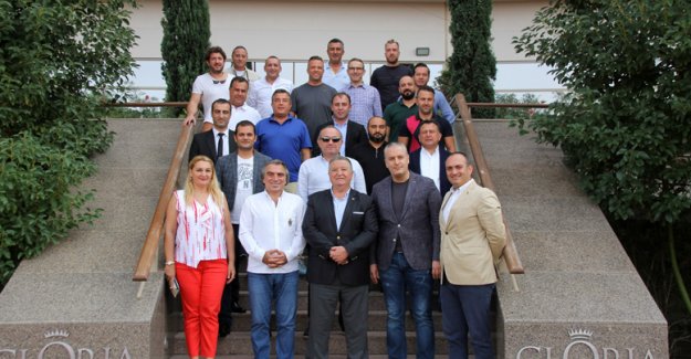 Hedef 2 bin takım