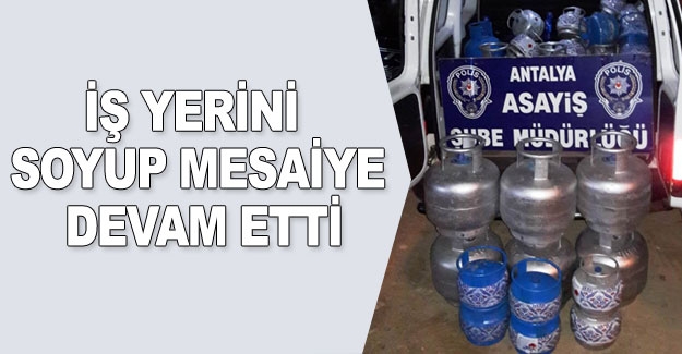 İş yerini soyup mesaiye devam etti