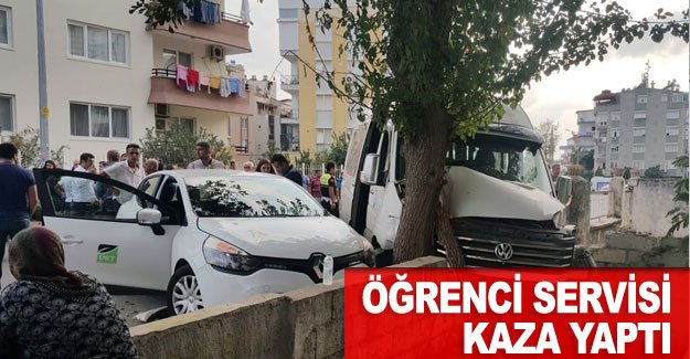 Öğrenci servisi kaza yaptı