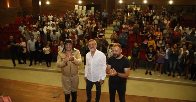 Vecihi Hürkuş’ ayakta alkışlandı