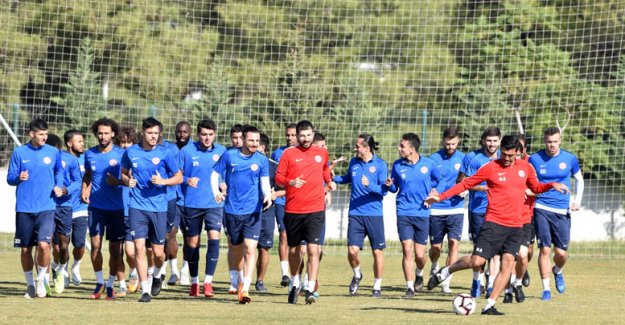 Akrep 3 puan için bileniyor