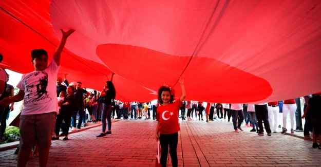 Ata’ya saygı yürüyüşü