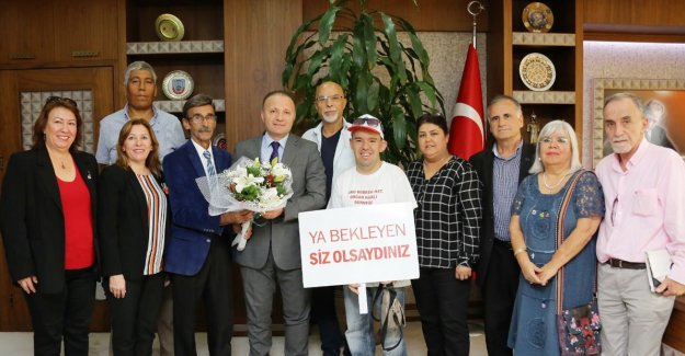 Böbrek hastalarından rektöre ziyaret