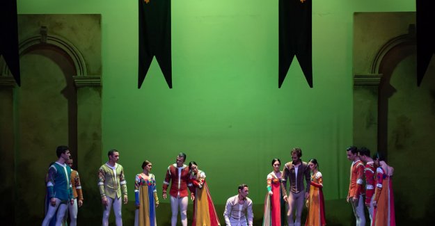 ‘Romeo ve Juliet’in ölümsüz aşkı sahnede