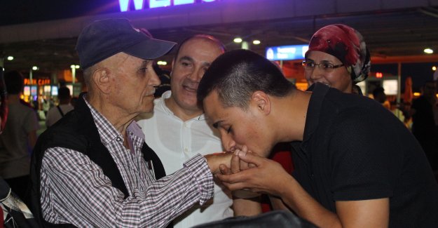 30 YIL SONRA FİLM GİBİ BULUŞMA