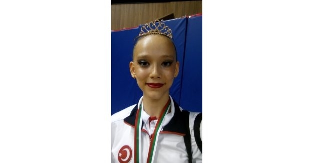 Alkışlar Nilgün’e
