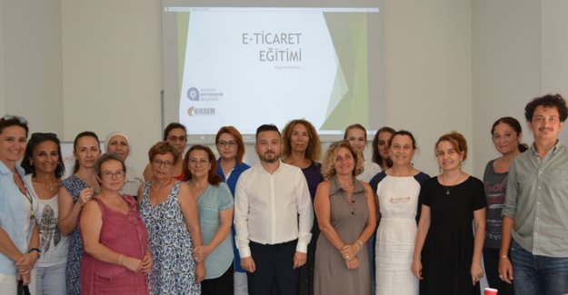 Girişimci kadınlara e-ticaret eğitimi