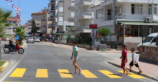‘Önce Yaya’ Finike’de